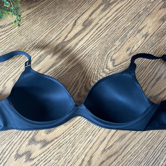 Victoria’s Secret | Bare Infinity Flex Black Bra | 34B - Picture 4 of 9